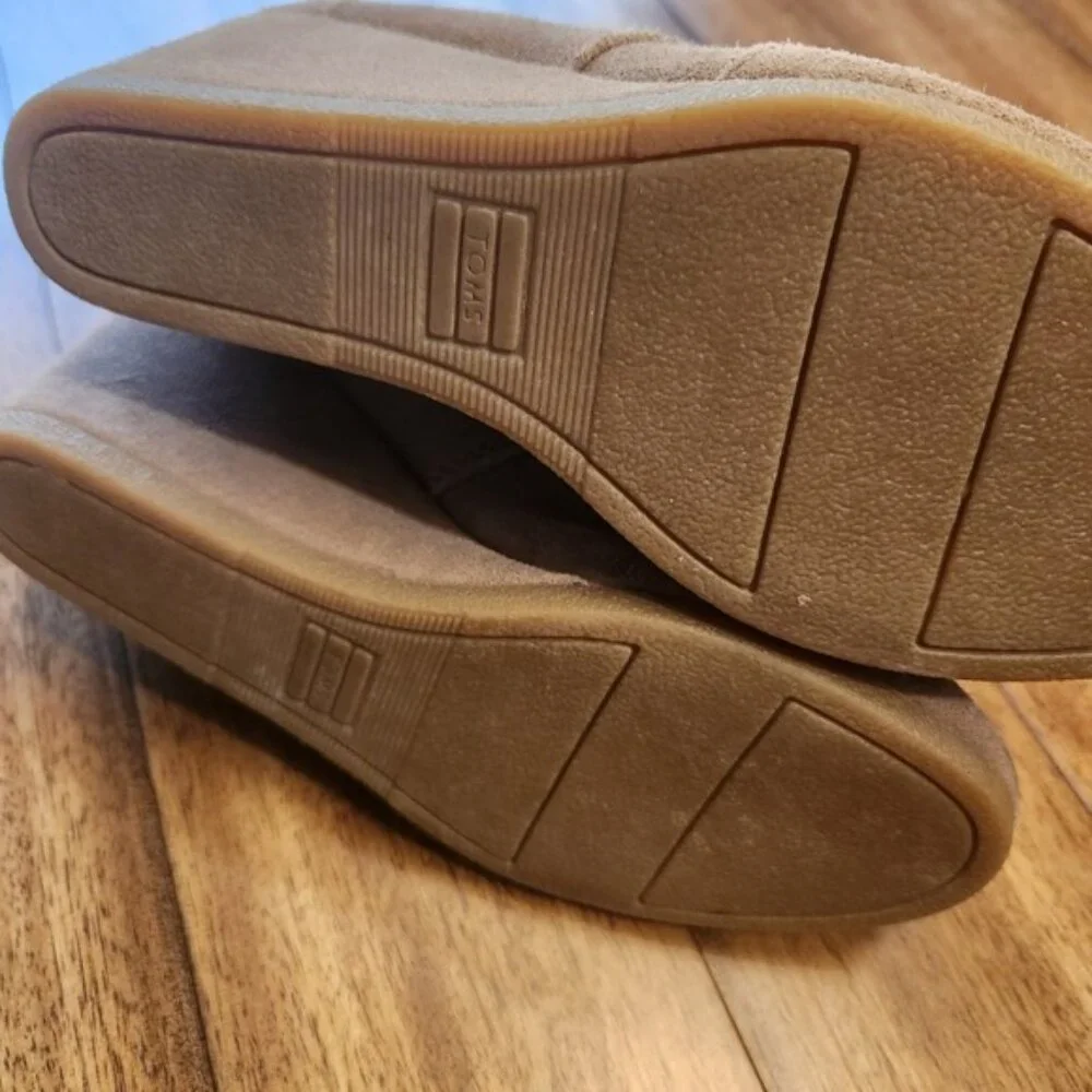 TOMS Suede Wedge Ankle Boots Taupe Lace Up Hidden Wedge‎ Casual Women's Size 5.5